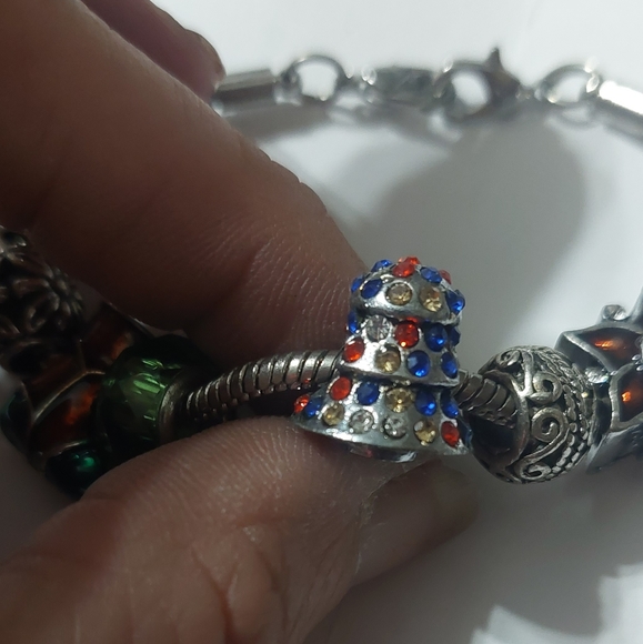 Pandora style Christmas bracelet - Picture 3 of 5